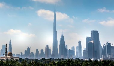 How to Save Money in Dubai (and 9 cool things to do there!)