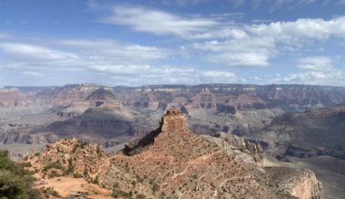 Unique rock formations and towering cliffs at the Grand Canyon