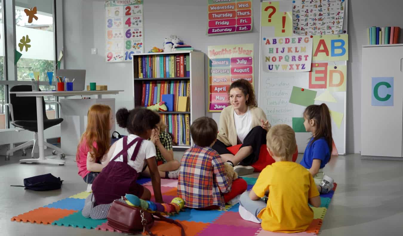 10 Best Places to Teach English Overseas in 2026