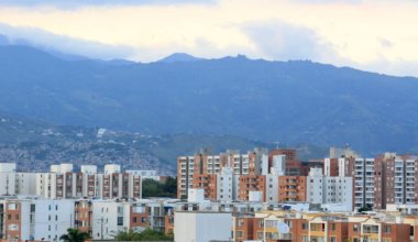 The skyline of Cali, Colombia with mountains in the distance
